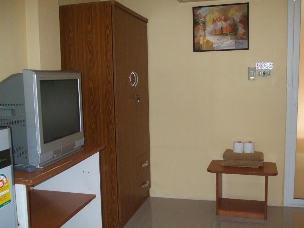 Aura House Hotel Pattaya Bagian luar foto