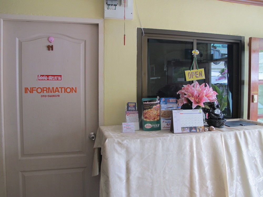 Aura House Hotel Pattaya Bagian luar foto